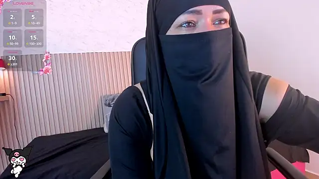 Layla arabelle online show from 3, 5, 2026