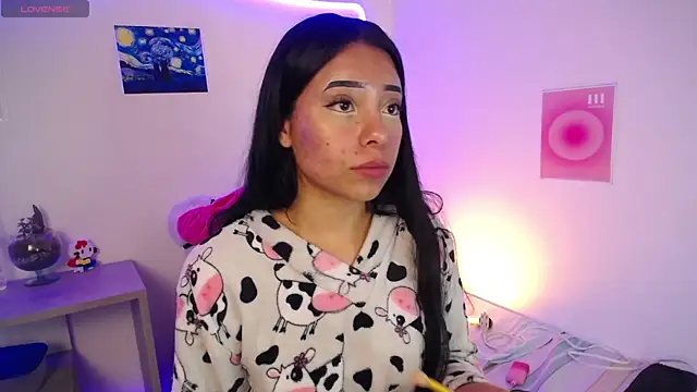 Emilybutterfly1 online show from 27, 9, 2025