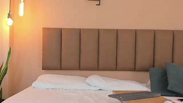 Snapshot of honeygray02 chatting on 31, 10, 2025 honeygray02 online show from 31, 10, 2025