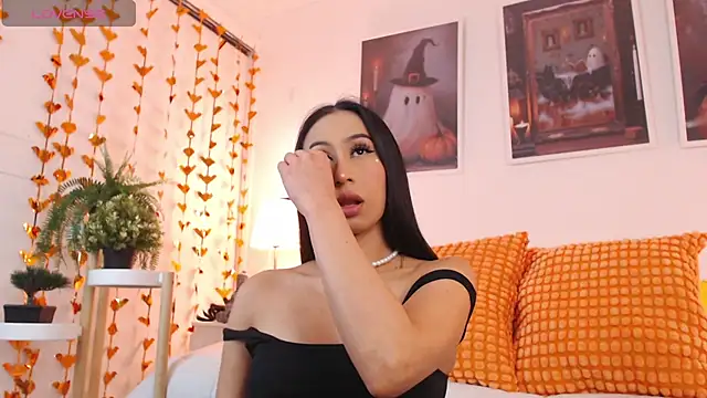 Valen ross  online show from 11, 10, 2025