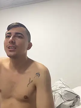 pareja curiosa19 online show from 14, 11, 2025