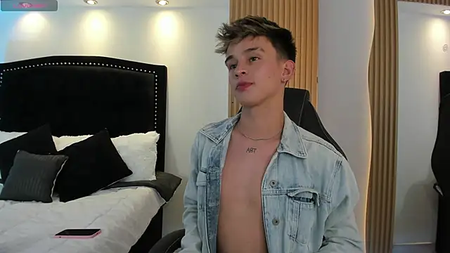 LiamWildx20 online show from 12, 5, 2026
