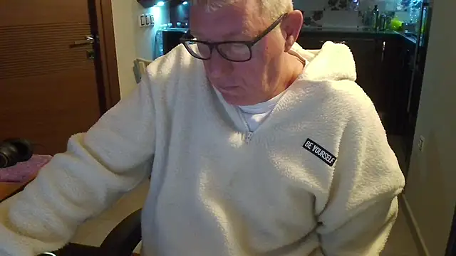 Snapshot of JamesBauer chatting on 21, 2, 2026 JamesBauer online show from 21, 2, 2026