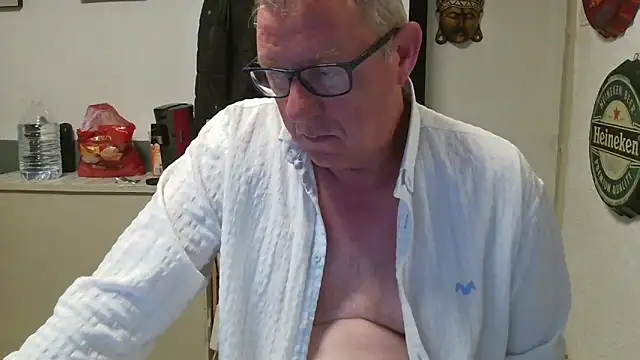 Snapshot of JamesBauer chatting on 21, 3, 2026 JamesBauer online show from 21, 3, 2026