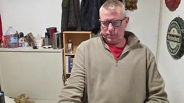 Snapshot of JamesBauer chatting on 11, 4, 2026 JamesBauer online show from 11, 4, 2026