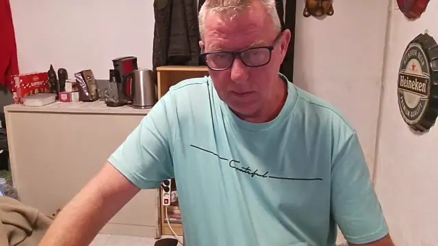 Snapshot of JamesBauer chatting on 14, 4, 2026 JamesBauer online show from 14, 4, 2026