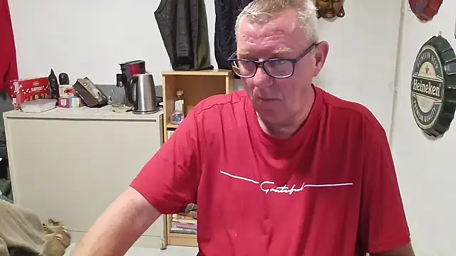 Snapshot of JamesBauer chatting on 15, 4, 2026 JamesBauer online show from 15, 4, 2026