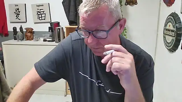 Snapshot of JamesBauer chatting on 19, 4, 2026 JamesBauer online show from 19, 4, 2026