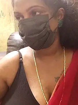 Snapshot of poojaa-rani chatting on 29, 9, 2025 poojaa-rani online show from 29, 9, 2025