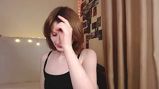 Snapshot of c0ralynx chatting on 10, 10, 2025 c0ralynx online show from 10, 10, 2025