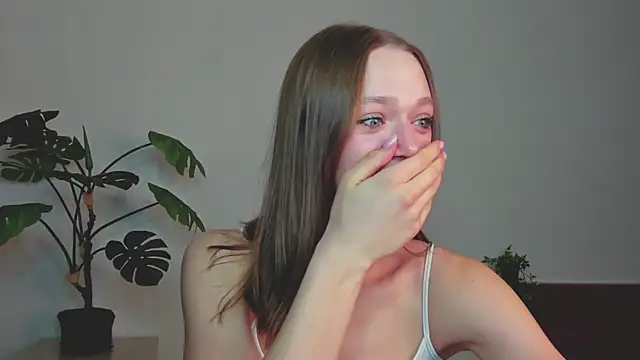 Snapshot of Sweet_Piece chatting on 11, 4, 2026 Sweet Piece online show from 11, 4, 2026