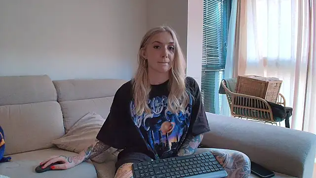 Snapshot of tattoobbgirl chatting on 13, 5, 2026 tattoobbgirl online show from 13, 5, 2026