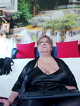 QueenPammy1 online show from 22, 11, 2025