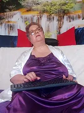 QueenPammy1 online show from 6, 2, 2026