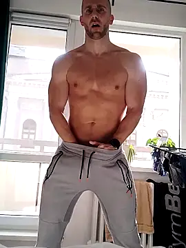 Snapshot of trainwithme chatting on 6, 10, 2025 trainwithme online show from 6, 10, 2025