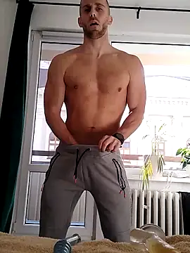 Snapshot of trainwithme chatting on 7, 10, 2025 trainwithme online show from 7, 10, 2025