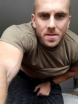 Snapshot of trainwithme chatting on 17, 10, 2025 trainwithme online show from 17, 10, 2025