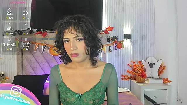 Snapshot of Taylor_Harveey chatting on 1, 11, 2025 Taylor Harveey online show from 1, 11, 2025