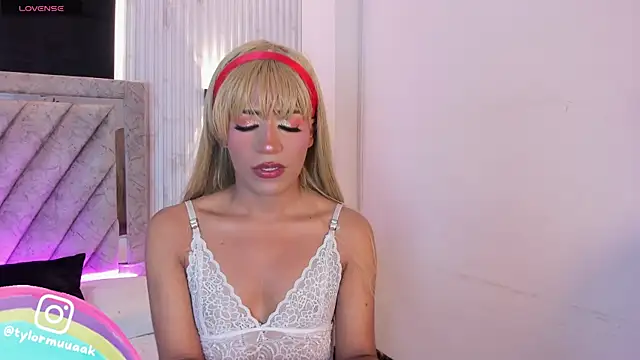 Snapshot of Taylor_Harveey chatting on 8, 1, 2026 Taylor Harveey online show from 8, 1, 2026