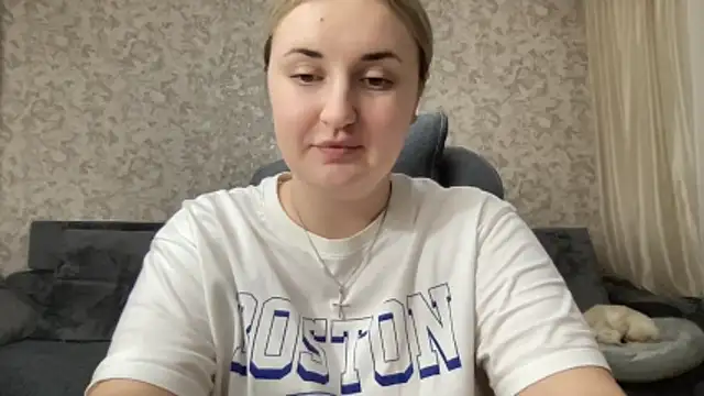 Snapshot of JudeValenti chatting on 4, 11, 2025 JudeValenti online show from 4, 11, 2025