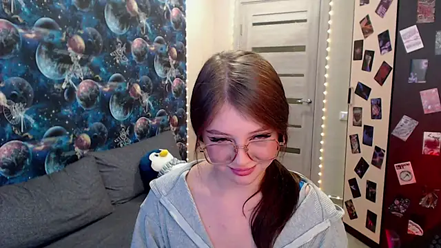 Snapshot of GinnyBlacky chatting on 8, 10, 2025 GinnyBlacky online show from 8, 10, 2025