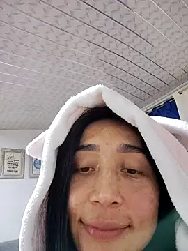 Snapshot of Elowyn chatting on 20, 10, 2025 Elowyn online show from 20, 10, 2025