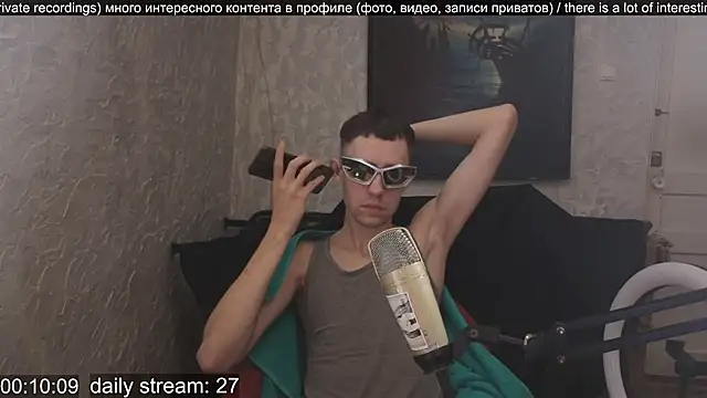 Snapshot of w0rkman chatting on 13, 9, 2025 w0rkman online show from 13, 9, 2025