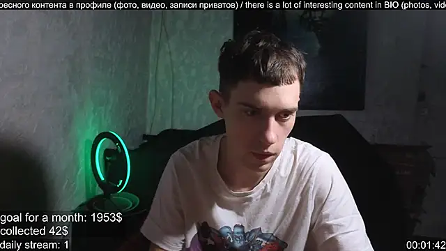 Snapshot of w0rkman chatting on 4, 10, 2025 w0rkman online show from 4, 10, 2025