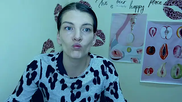 Snapshot of VanessaRey_ chatting on 21, 3, 2025 VanessaRey online show from 21, 3, 2025