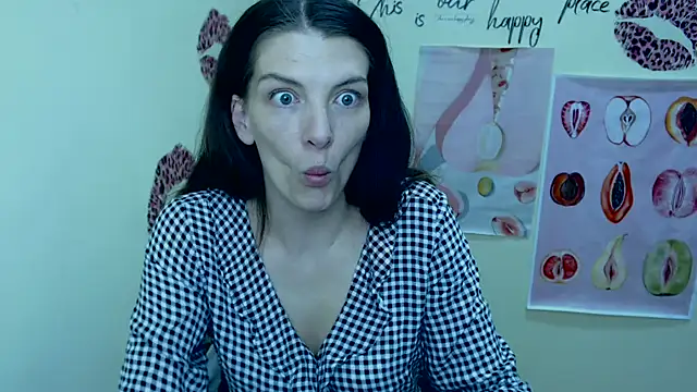 Snapshot of VanessaRey_ chatting on 21, 3, 2025 VanessaRey online show from 21, 3, 2025