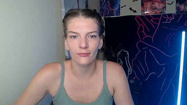 Snapshot of VanessaRey_ chatting on 28, 9, 2025 VanessaRey online show from 28, 9, 2025