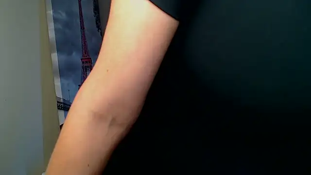 Snapshot of VanessaRey_ chatting on 18, 10, 2025 VanessaRey online show from 18, 10, 2025