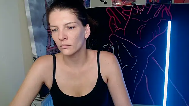 Snapshot of VanessaRey_ chatting on 26, 10, 2025 VanessaRey online show from 26, 10, 2025