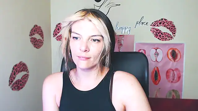 Snapshot of VanessaRey_ chatting on 26, 6, 2026 VanessaRey online show from 26, 6, 2026