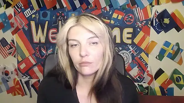 Snapshot of VanessaRey_ chatting on 8, 7, 2026 VanessaRey online show from 8, 7, 2026