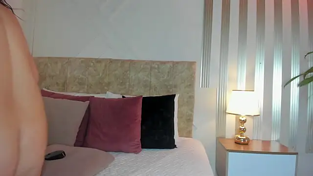 Snapshot of angelinarouse_ chatting on 20, 10, 2025 angelinarouse  online show from 20, 10, 2025