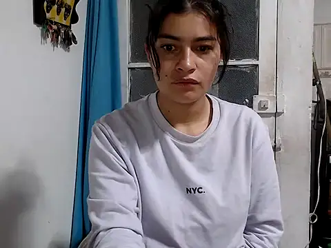 Snapshot of AlanaHotxx chatting on 17, 10, 2025 AlanaHotxx online show from 17, 10, 2025