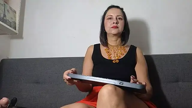 Amadamilf1980 online show from 18, 10, 2025