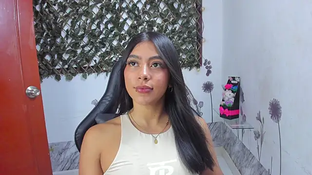 Sarahbrowm  online show from 13, 11, 2025