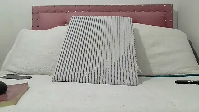 Snapshot of Valeriana00 chatting on 4, 10, 2025 Valeriana00 online show from 4, 10, 2025