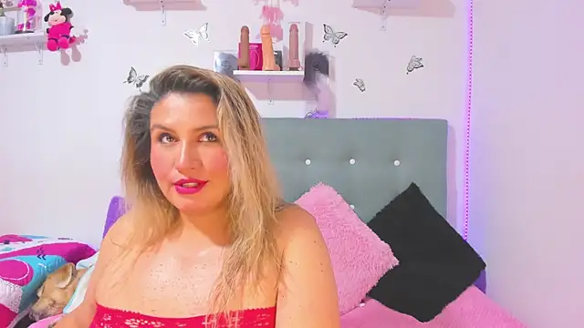 Snapshot of mailyn_baker chatting on 14, 11, 2025 mailyn baker online show from 14, 11, 2025