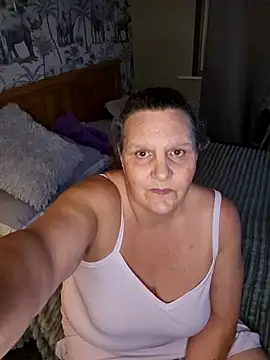 MissQueenBeex online show from 14, 11, 2025