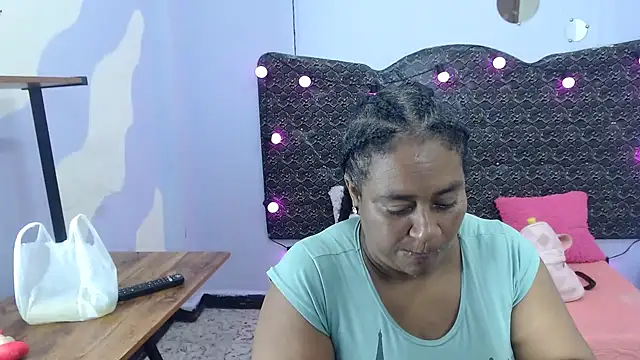 Snapshot of Sharon-stager chatting on 16, 9, 2025 Sharon-stager online show from 16, 9, 2025