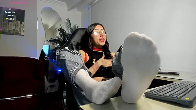 Laila Angels online show from 18, 12, 2025