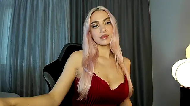 Snapshot of _Miss_Valentina_ chatting on 28, 10, 2025  Miss Valentina  online show from 28, 10, 2025