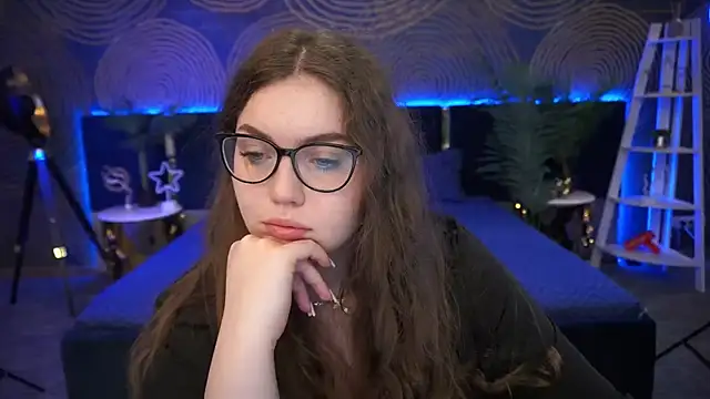 LuxSopphia online show from 27, 9, 2025