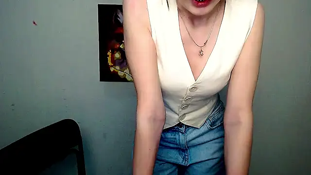 Snapshot of Doll_Angelina chatting on 7, 5, 2026 Doll Angelina online show from 7, 5, 2026