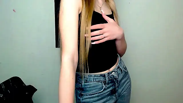 Snapshot of Doll_Angelina chatting on 20, 5, 2026 Doll Angelina online show from 20, 5, 2026