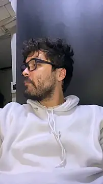 Snapshot of Freakydrag chatting on 13, 11, 2025 Freakydrag online show from 13, 11, 2025