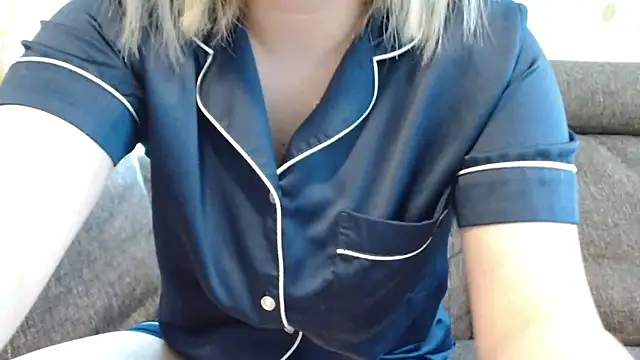 Snapshot of saratannn chatting on 15, 10, 2025 saratannn online show from 15, 10, 2025